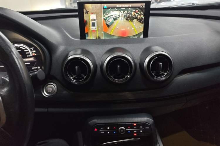 Used Wey VV7 2017 2.0T Luxury Model Audio And AC Panel