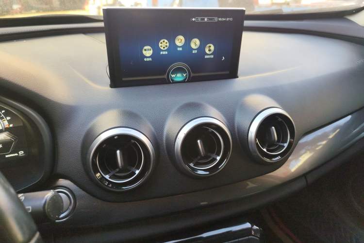 Used Wey VV7 2017 2.0T Luxury Model Audio And AC Panel