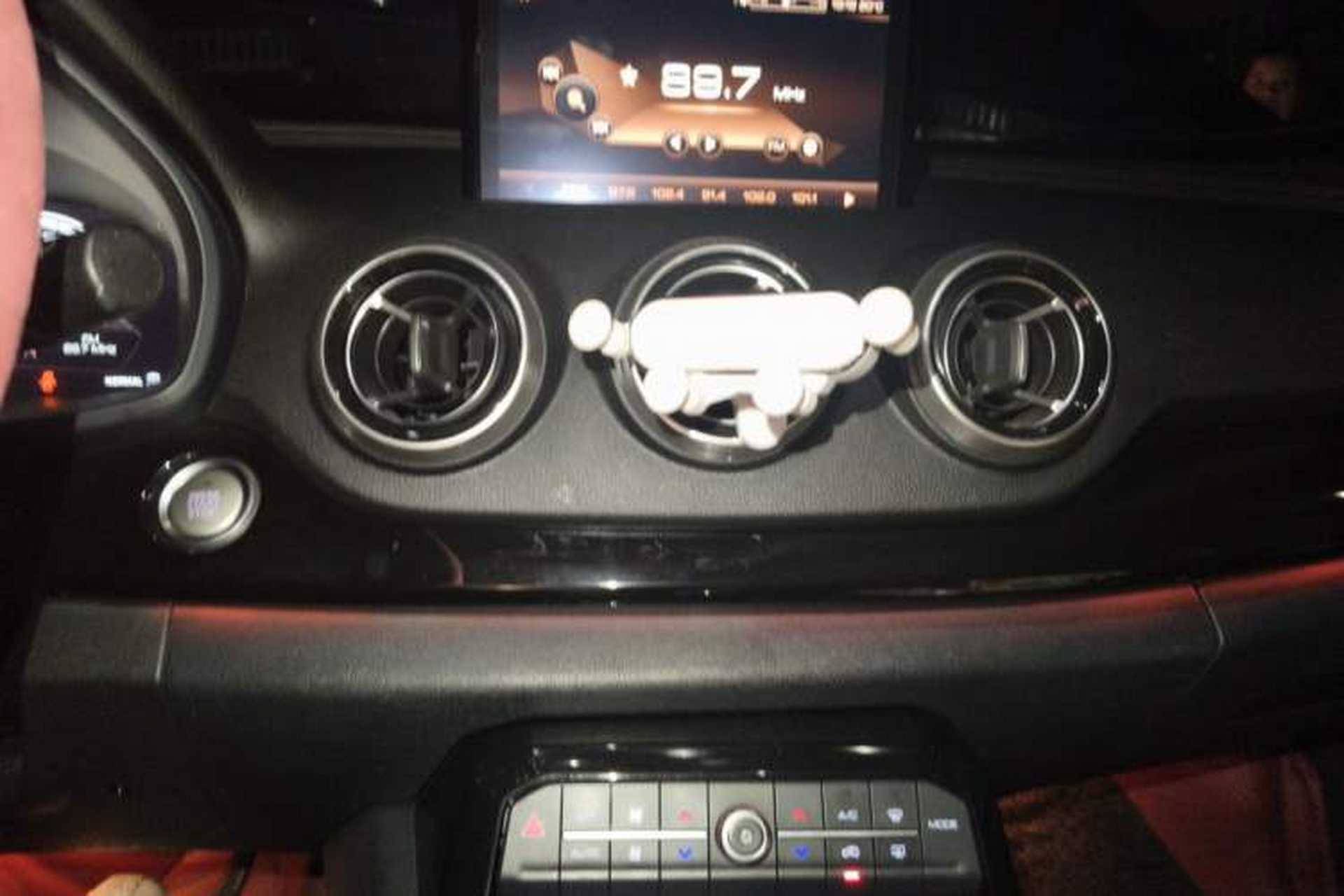 Used Wey VV7 2017 2.0T Flagship Model Audio And AC Panel