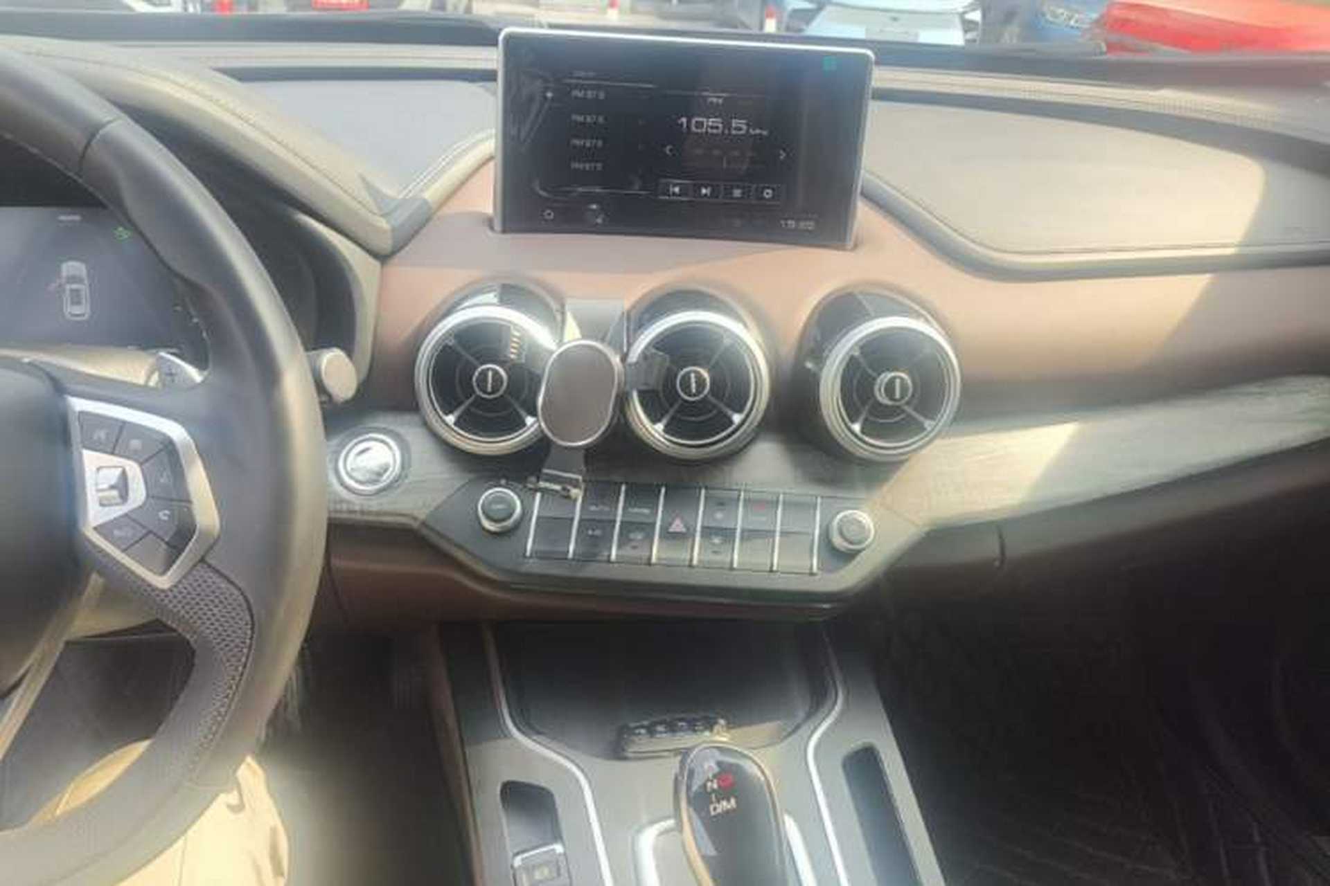 Used Wey VV7 2017 2.0T Ultra-Luxury Version Audio And AC Panel
