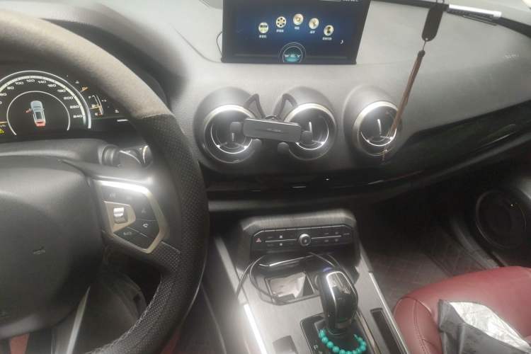 Used Wey VV7 2017 2.0T Ultra-Luxury Version Audio And AC Panel