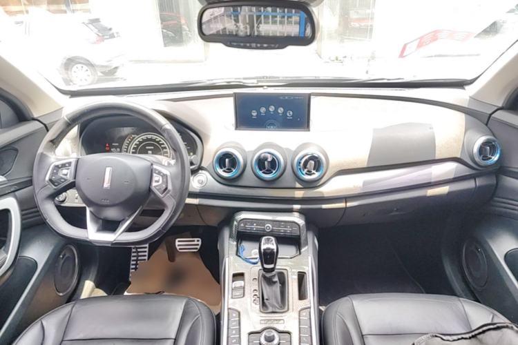 Used Wey VV7 2017 2.0T Flagship Model Center Console