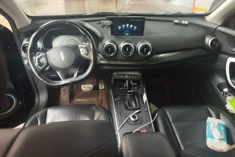 Used Wey VV7 2017 2.0T Flagship Model Center Console