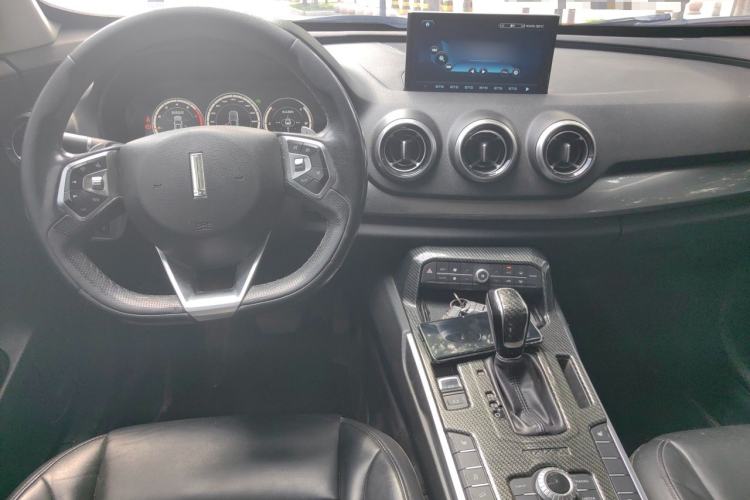 Used Wey VV7 2017 2.0T Luxury Model Center Console