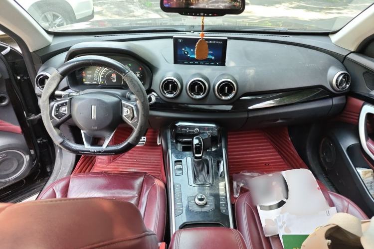 Used Wey VV7 2017 2.0T Flagship Model Center Console
