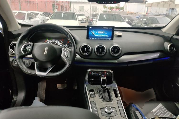 Used Wey VV7 2017 2.0T Ultra-Luxury Version Center Console