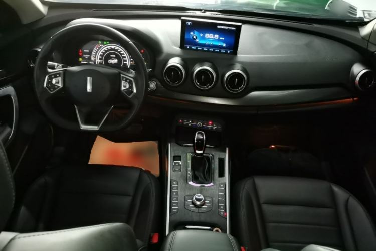 Used Wey VV7 2017 2.0T Ultra-Luxury Version Center Console