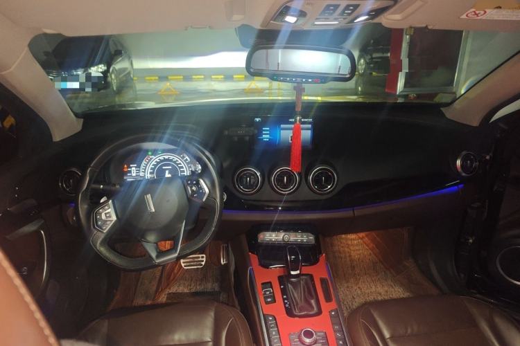 Used Wey VV7 2017 2.0T Flagship Model Center Console