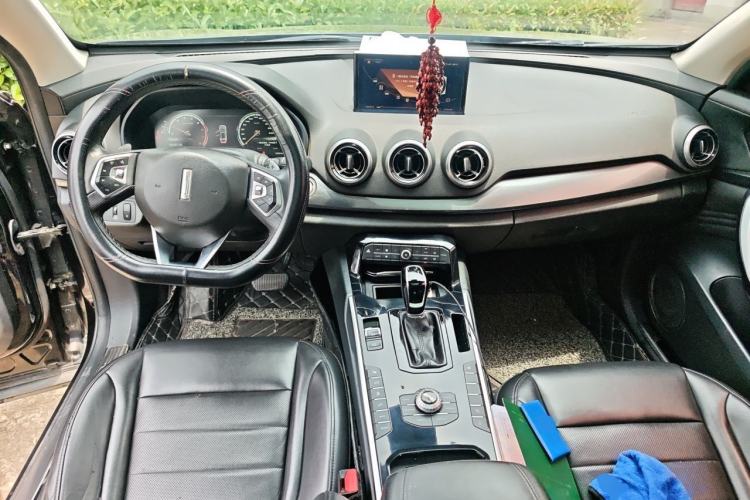 Used Wey VV7 2017 2.0T Ultra-Luxury Version Center Console