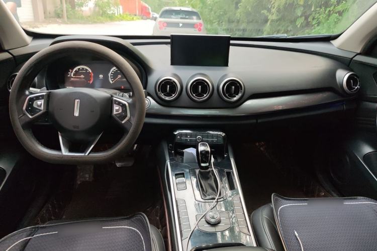 Used Wey VV7 2017 2.0T Ultra-Luxury Version Center Console