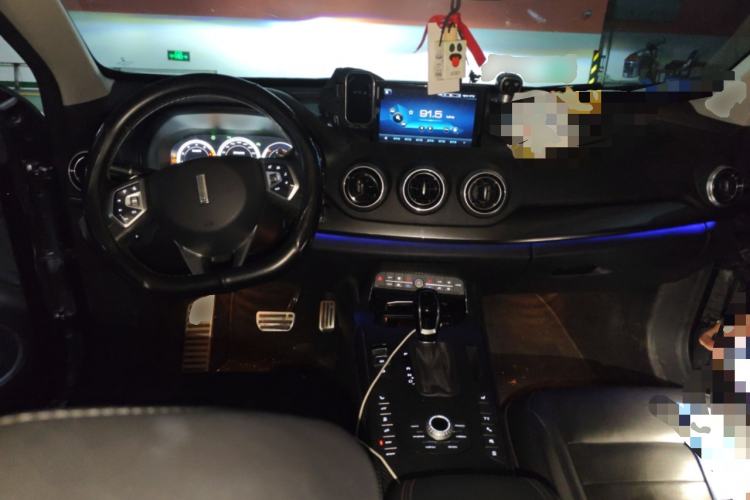 Used Wey VV7 2017 2.0T Flagship Model Center Console