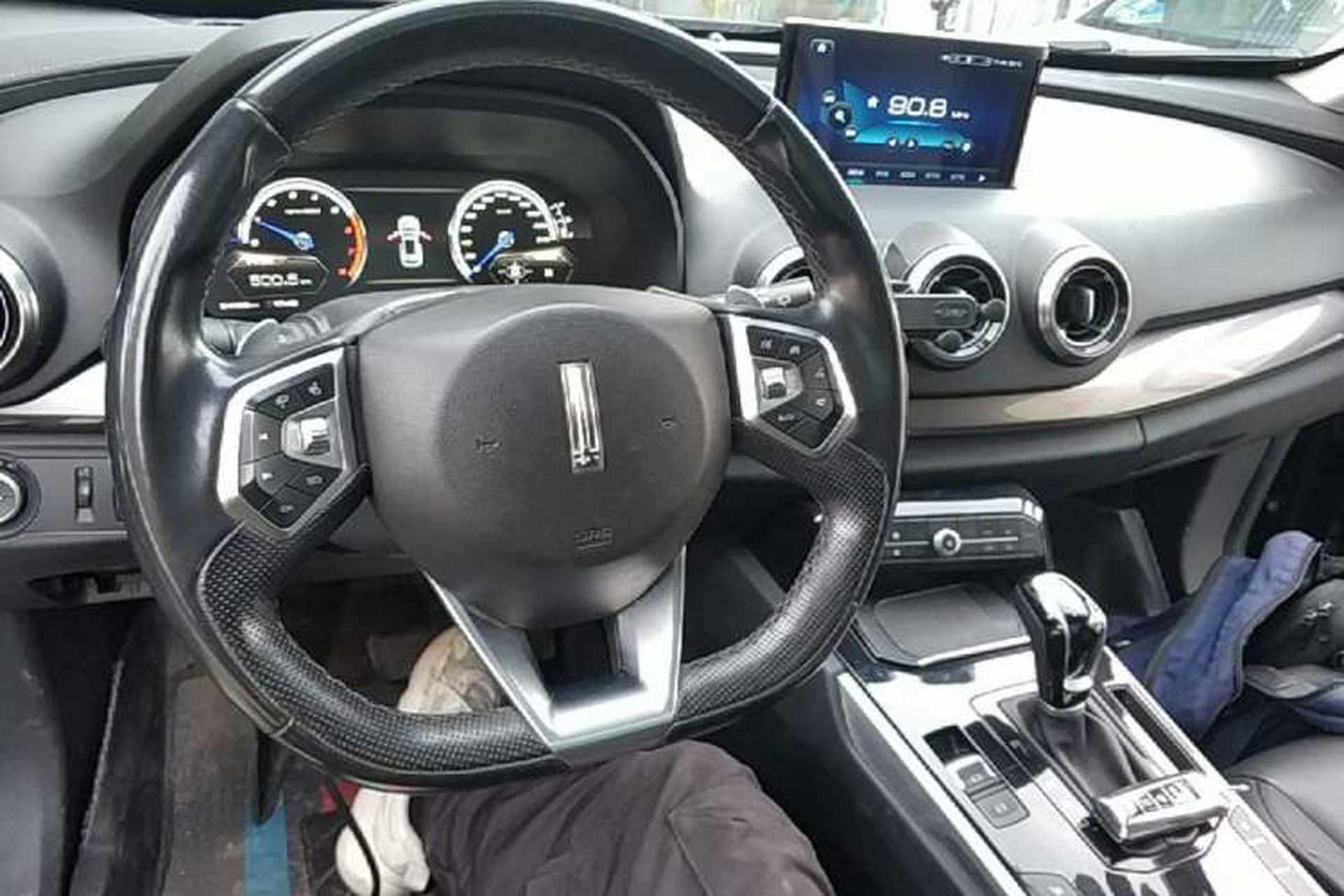 Used Wey VV7 2017 2.0T Ultra-Luxury Version Center Console