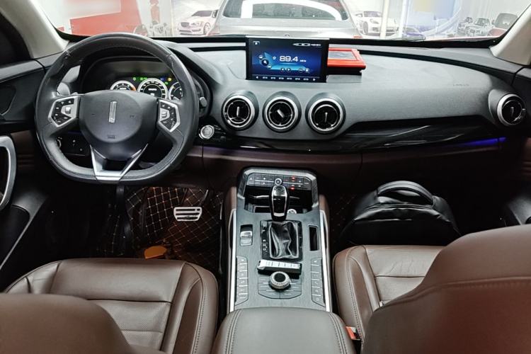 Used Wey VV7 2017 2.0T Ultra-Luxury Version Center Console