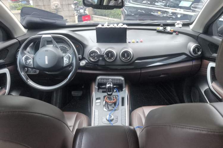 Used Wey VV7 2017 2.0T Ultra-Luxury Version Center Console