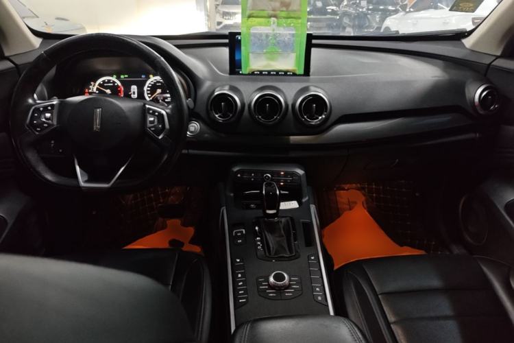 Used Wey VV7 2017 2.0T Luxury Model Center Console