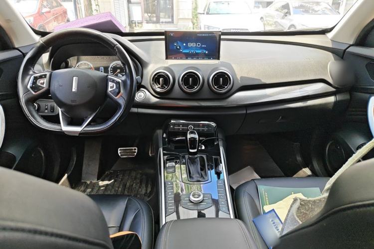 Used Wey VV7 2017 2.0T Flagship Model Center Console