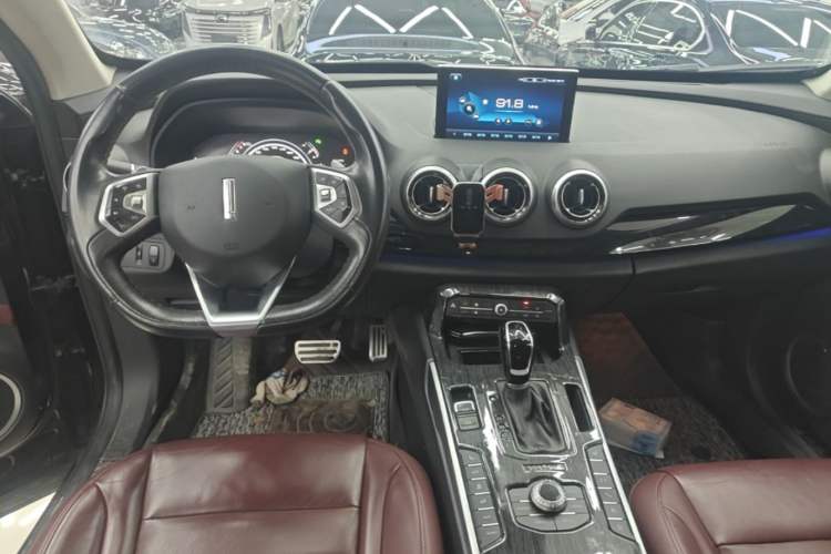Used Wey VV7 2017 2.0T Flagship Model Center Console