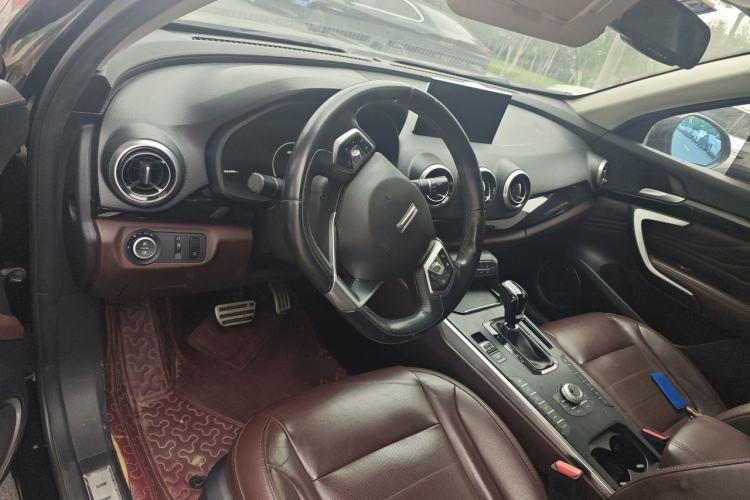 Used Wey VV7 2017 2.0T Flagship Model Center Console