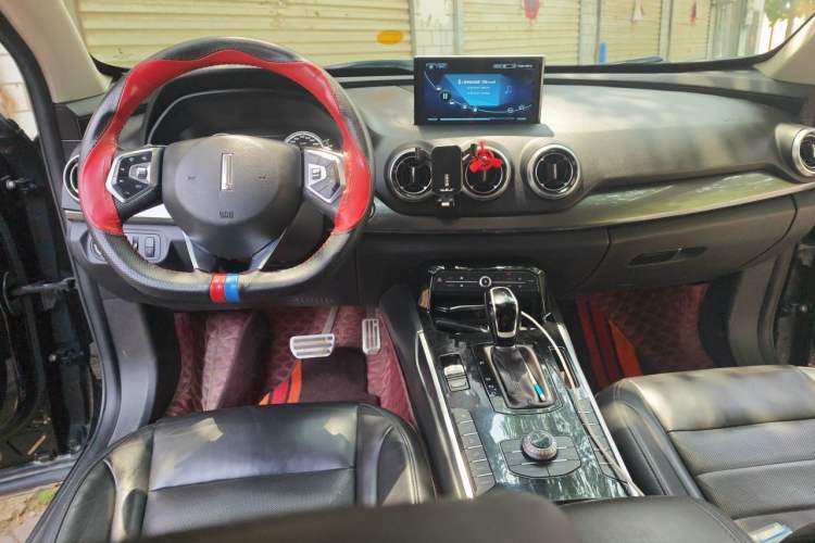 Used Wey VV7 2017 2.0T Flagship Model Center Console