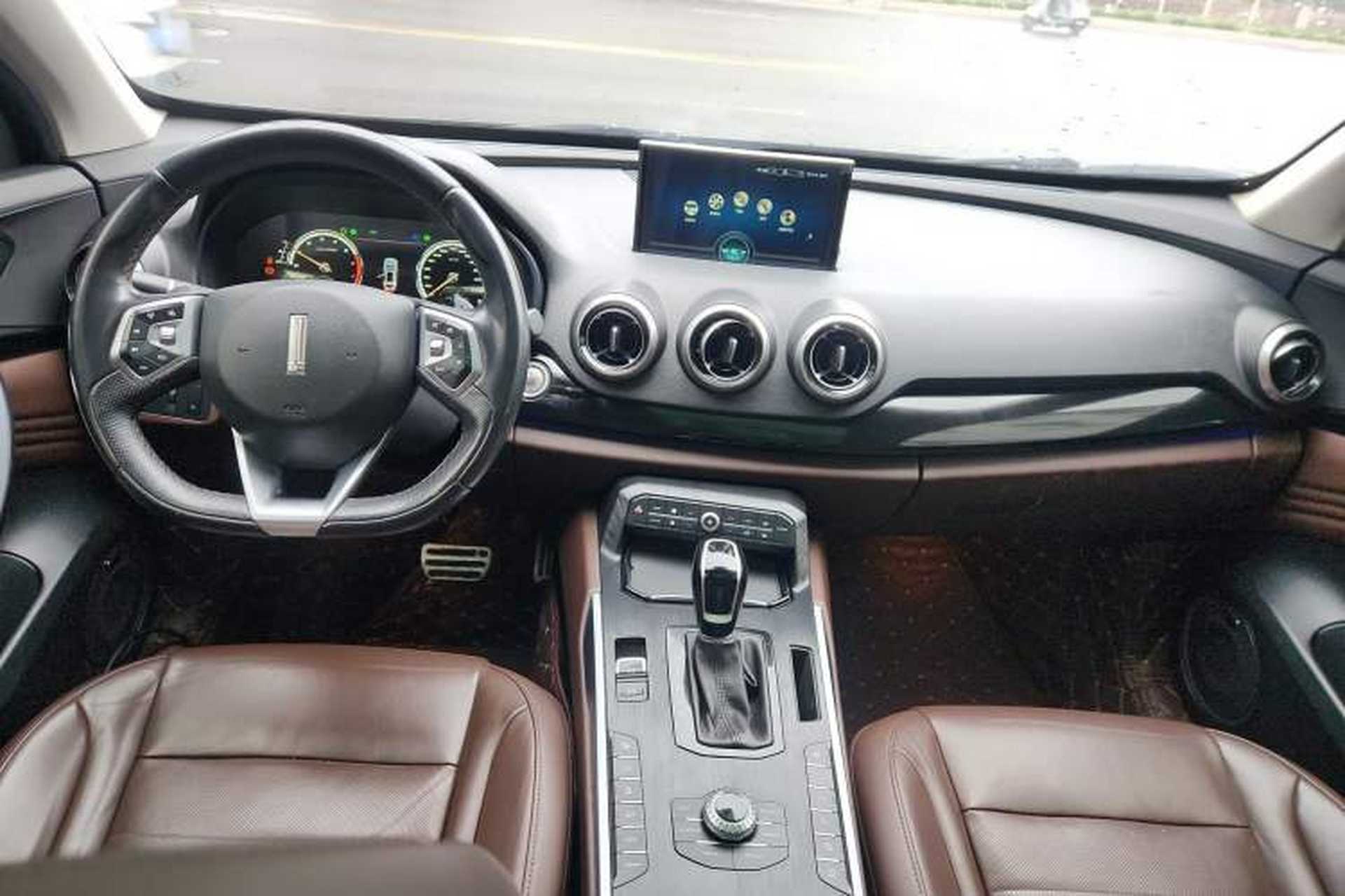 Used Wey VV7 2017 2.0T Ultra-Luxury Version Center Console