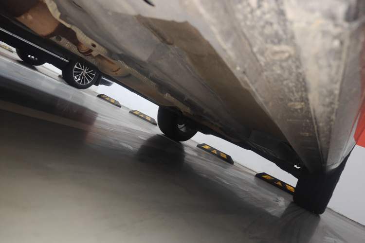 Used Wey VV7 2017 2.0T Flagship Model Chassis Front Left