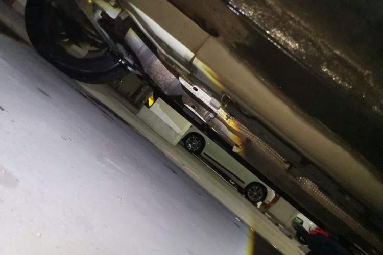 Used Wey VV7 2017 2.0T Flagship Model Chassis Front Left