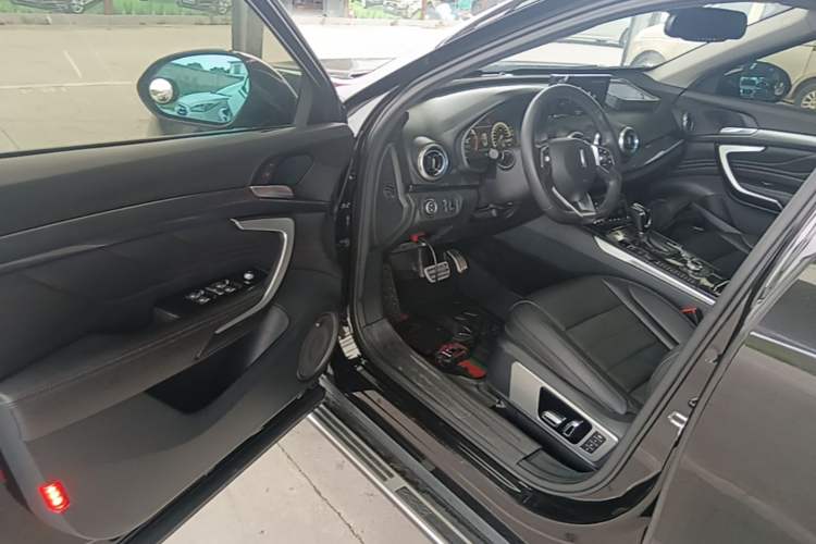 Used Wey VV7 2017 2.0T Flagship Model Driver Seat