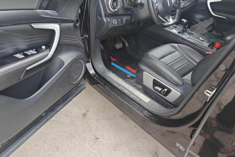 Used Wey VV7 2017 2.0T Luxury Model Driver Seat