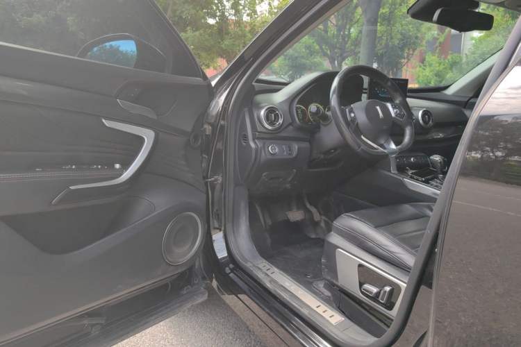 Used Wey VV7 2017 2.0T Luxury Model Driver Seat