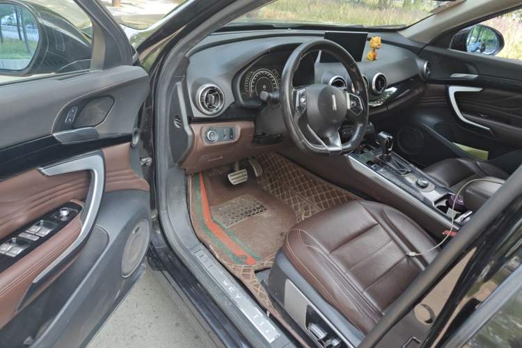 Used Wey VV7 2017 2.0T Flagship Model Driver Seat
