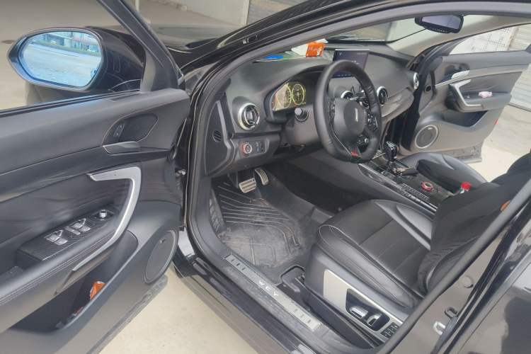 Used Wey VV7 2017 2.0T Flagship Model
