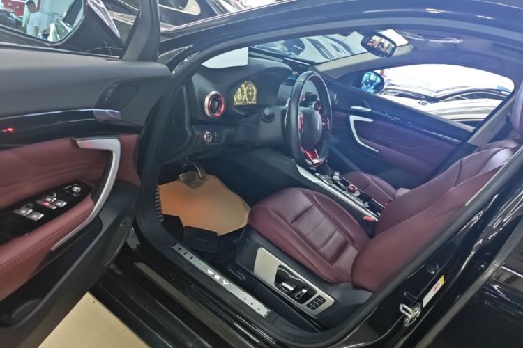 Used Wey VV7 2017 2.0T Flagship Model Driver Seat