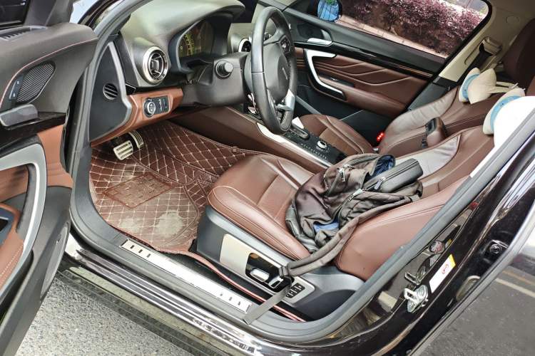 Used Wey VV7 2017 2.0T Flagship Model Driver Seat