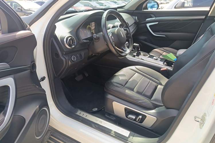 Used Wey VV7 2017 2.0T Luxury Model Driver Seat