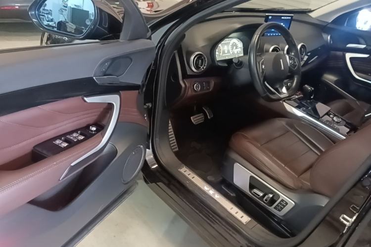 Used Wey VV7 2017 2.0T Flagship Model Driver Seat