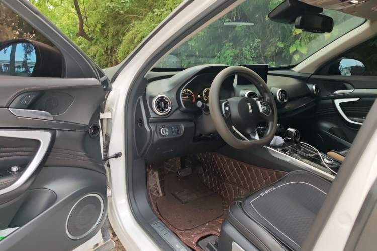 Used Wey VV7 2017 2.0T Ultra-Luxury Version Driver Seat
