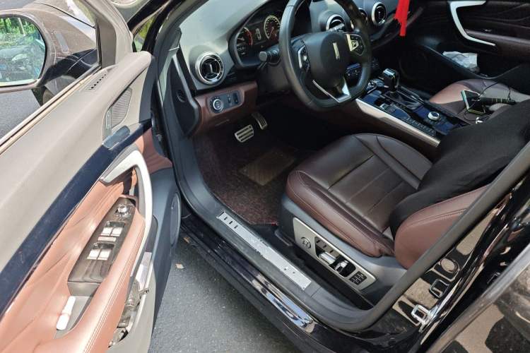 Used Wey VV7 2017 2.0T Flagship Model Driver Seat
