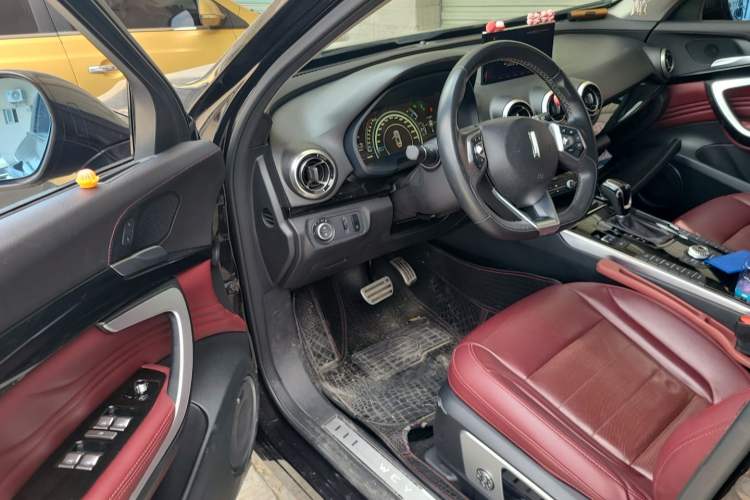 Used Wey VV7 2017 2.0T Flagship Model Driver Seat