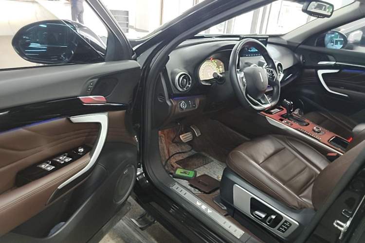 Used Wey VV7 2017 2.0T Flagship Model Driver Seat