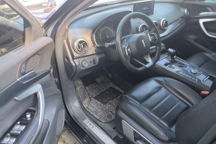 Used Wey VV7 2017 2.0T Ultra-Luxury Version Driver Seat