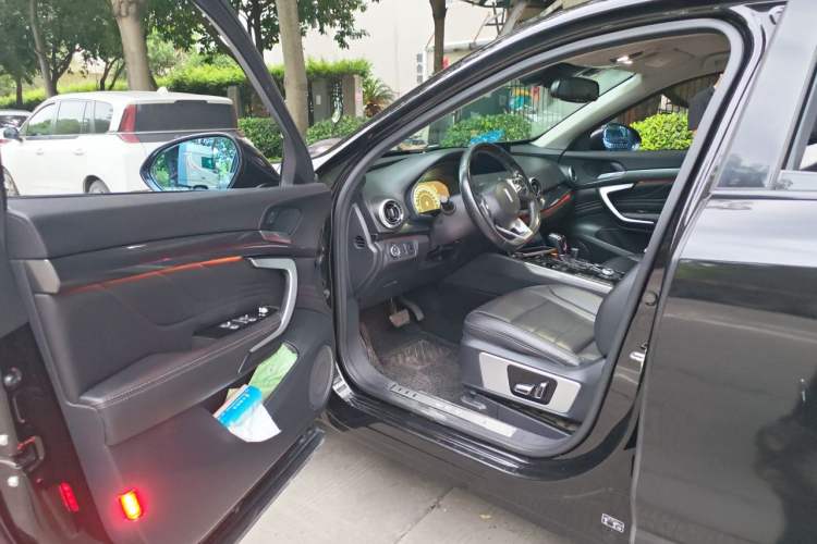 Used Wey VV7 2017 2.0T Ultra-Luxury Version Driver Seat