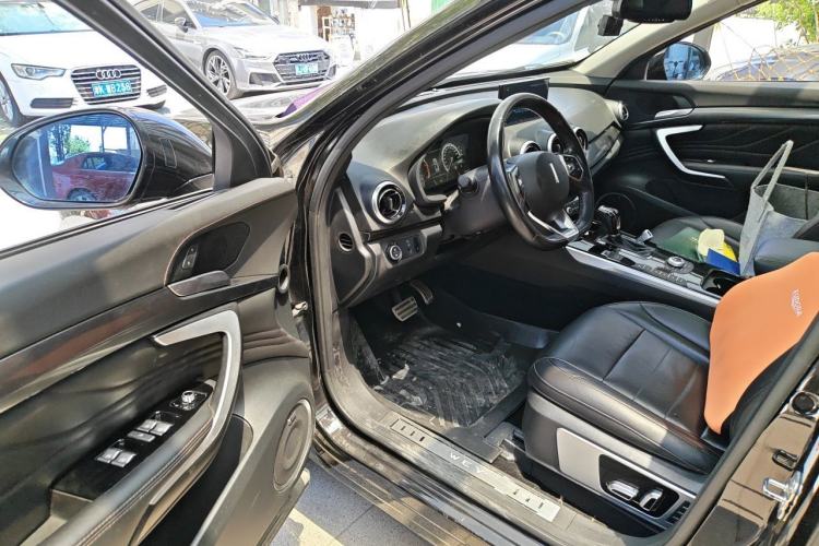 Used Wey VV7 2017 2.0T Flagship Model Driver Seat