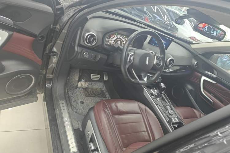 Used Wey VV7 2017 2.0T Flagship Model Driver Seat