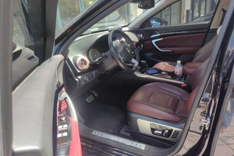 Used Wey VV7 2017 2.0T Flagship Model Driver Seat