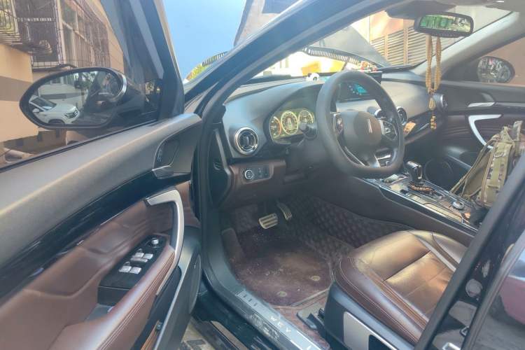 Used Wey VV7 2017 2.0T Flagship Model Driver Seat