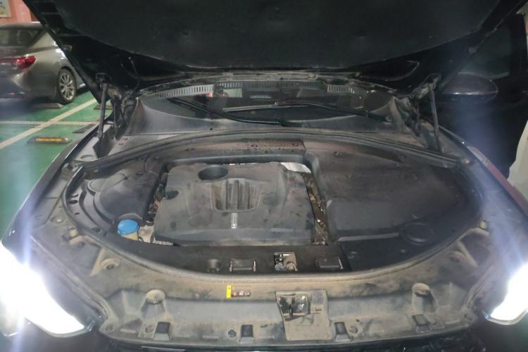 Used Wey VV7 2017 VV7c 2.0T Supreme Model Engine Bay