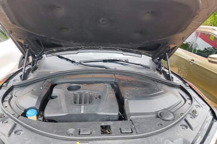 Used Wey VV7 2017 2.0T Luxury Model Engine Bay