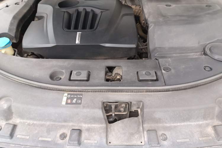 Used Wey VV7 2017 2.0T Luxury Model Engine Bay