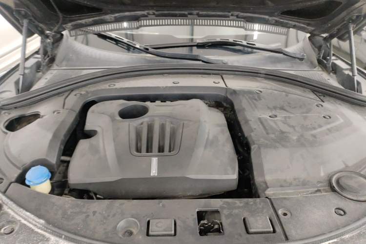 Used Wey VV7 2017 2.0T Ultra-Luxury Version Engine Bay