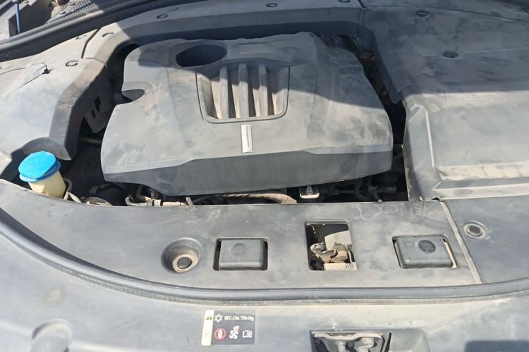 Used Wey VV7 2017 2.0T Luxury Model Engine Bay